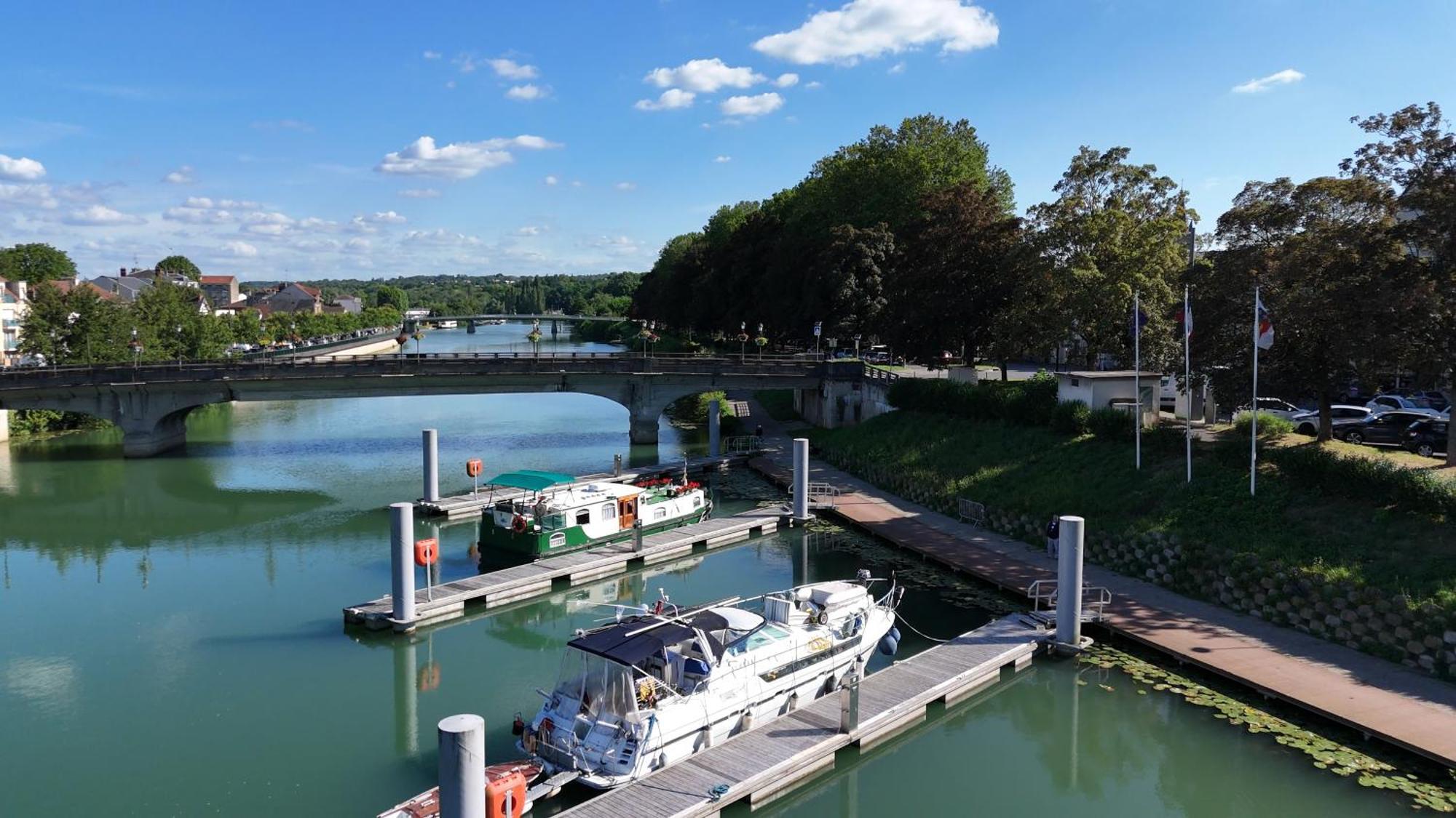 Spicy - Sejour Insolite Sur La Marne Meaux Exterior photo